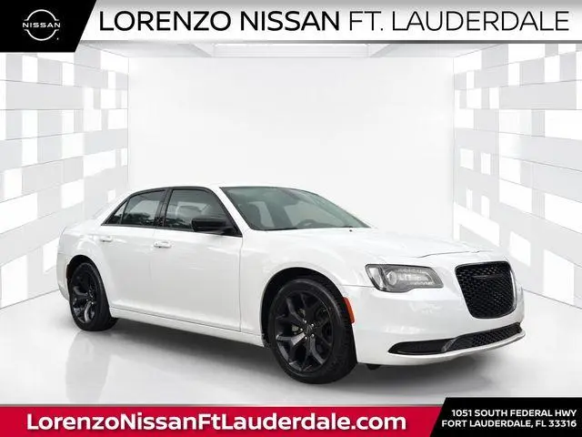 2022 Chrysler 300 Touring