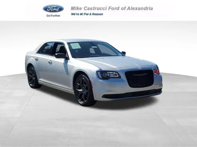 2023 Chrysler 300 Touring