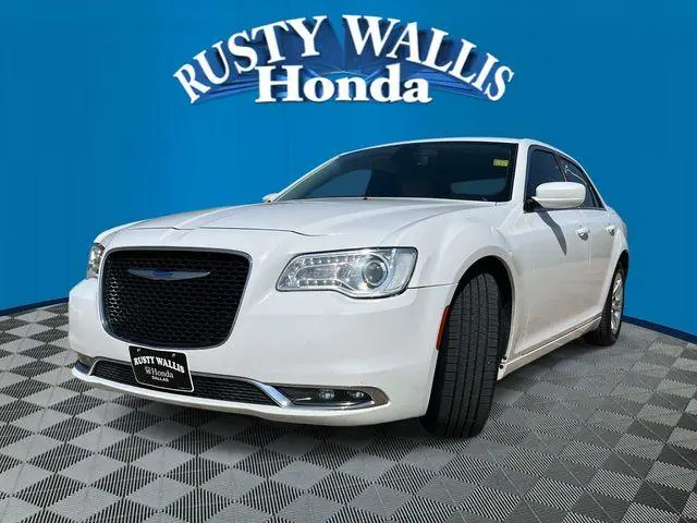 2019 Chrysler 300 Touring