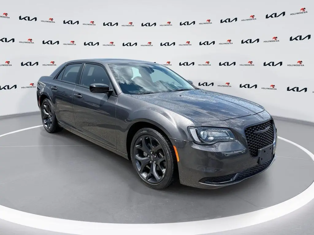 2023 Chrysler 300 Touring