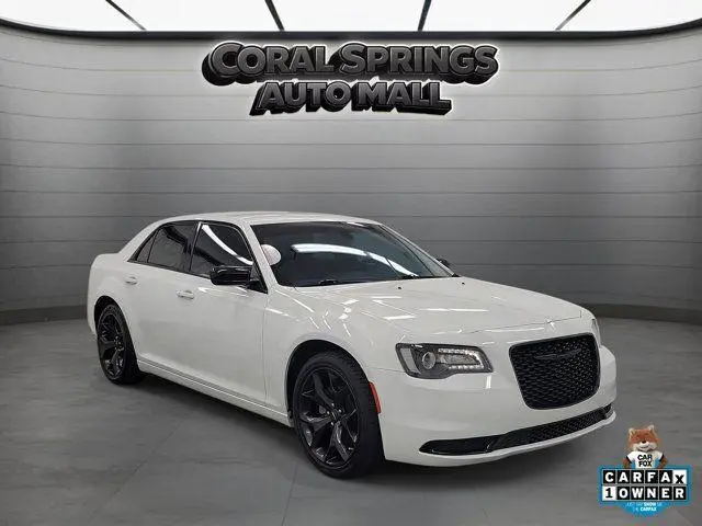 2023 Chrysler 300 Touring