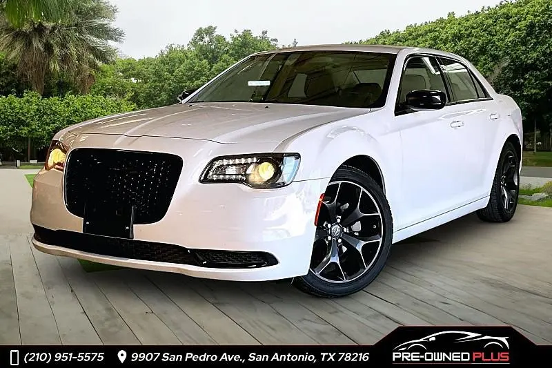 2022 Chrysler 300 Touring