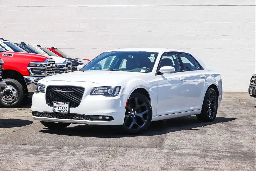 2021 Chrysler 300