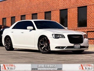2018 Chrysler 300