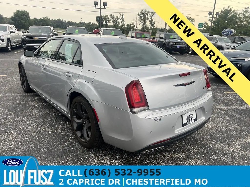 2021 Chrysler 300
