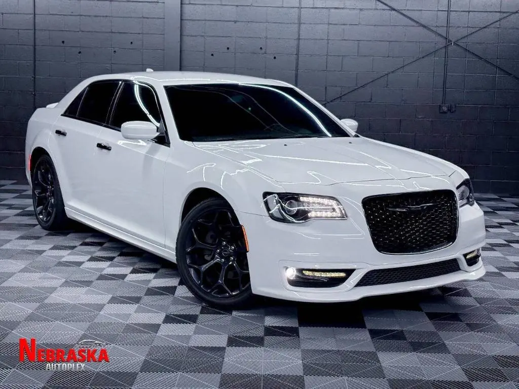 2019 Chrysler 300