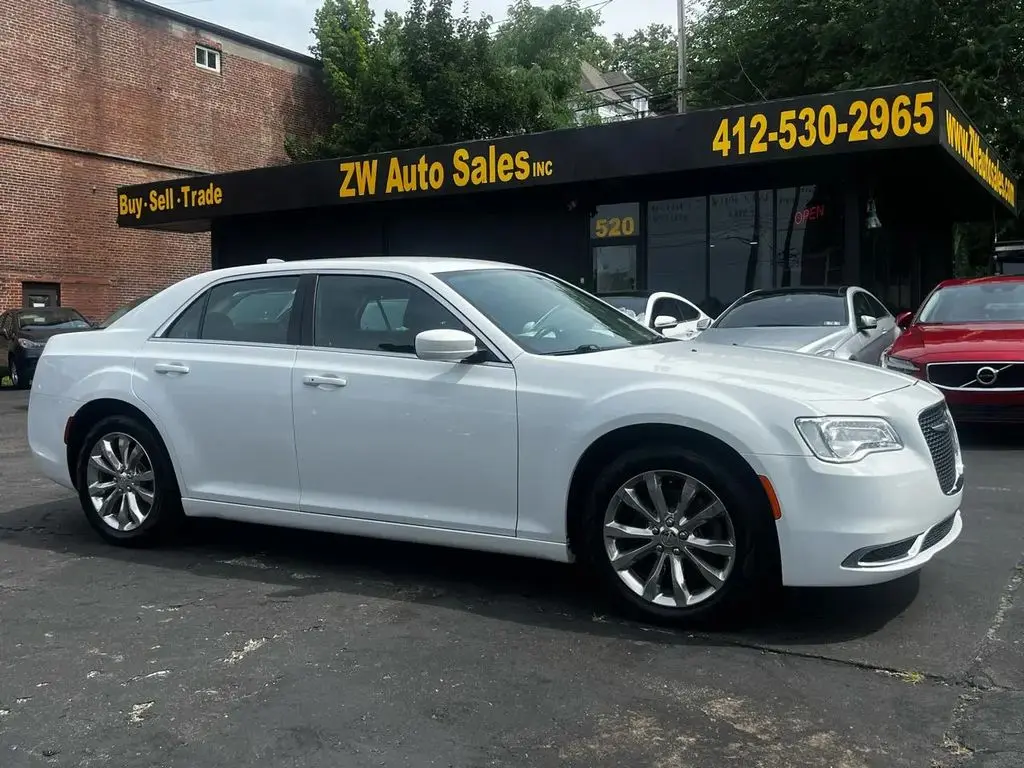 2020 Chrysler 300 Touring