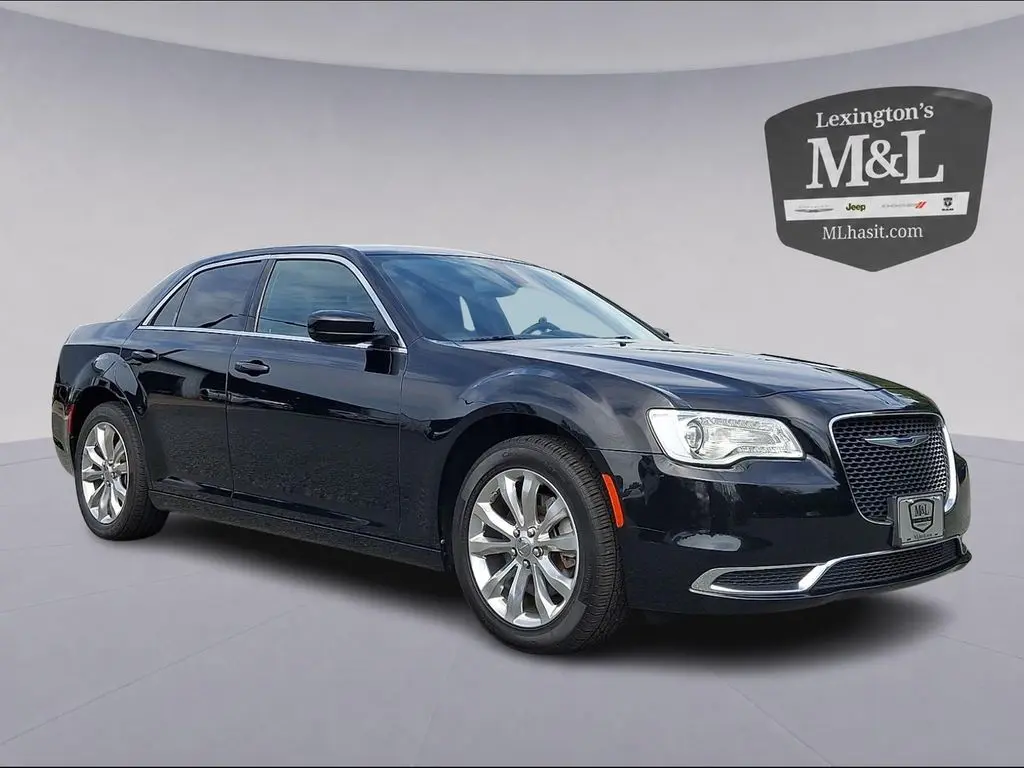 2023 Chrysler 300 Touring