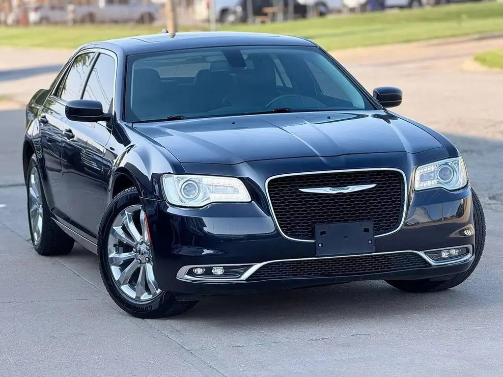 2017 Chrysler 300 Limited