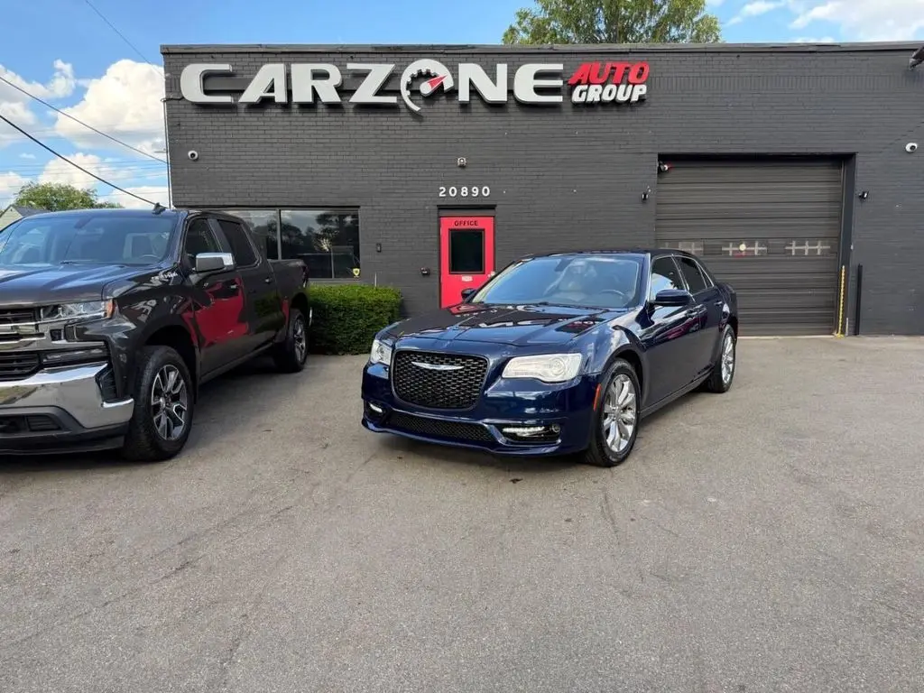 2017 Chrysler 300 Limited