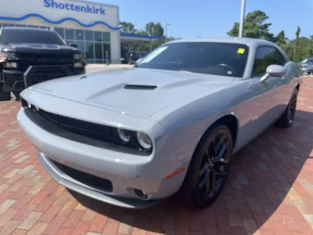 2022 Dodge Challenger SXT