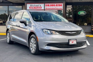 2020 Chrysler Voyager L