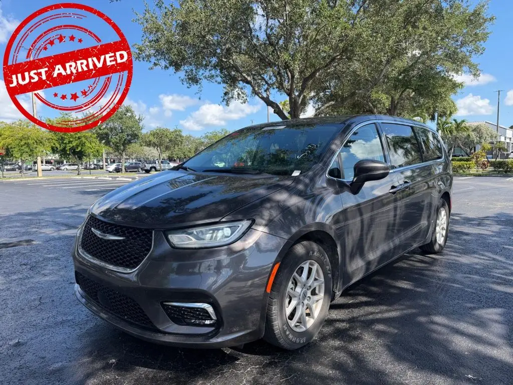 2023 Chrysler Pacifica Touring L