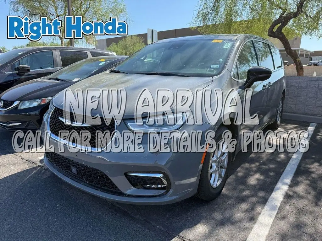 2025 Chrysler Pacifica Select