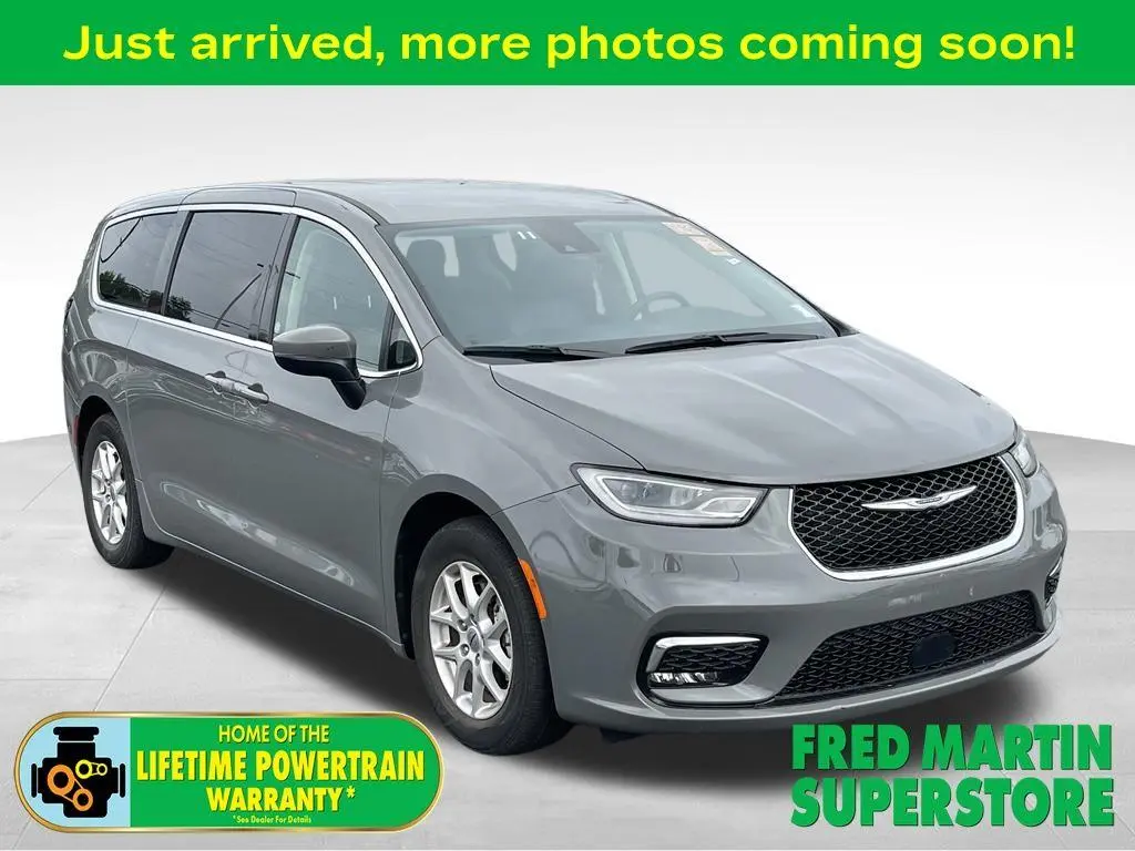 2023 Chrysler Pacifica Touring L