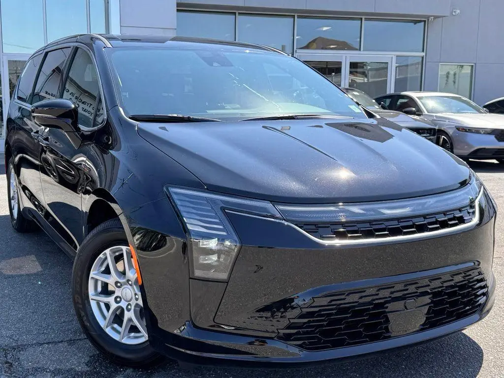 2027 Chrysler Pacifica Select