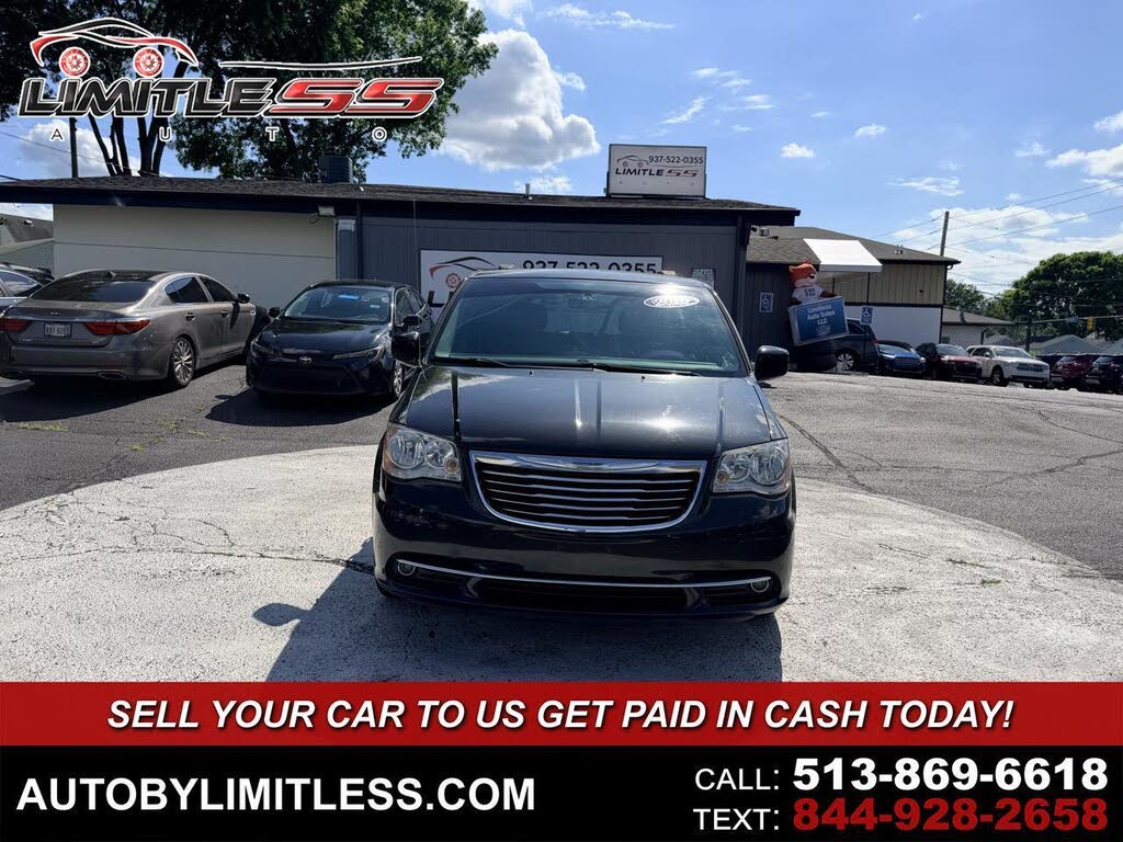 2016 Chrysler Town and Country Touring
