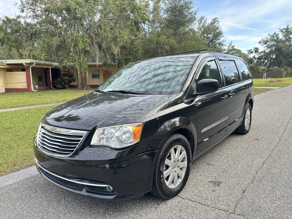 2014 Chrysler Town and Country Touring