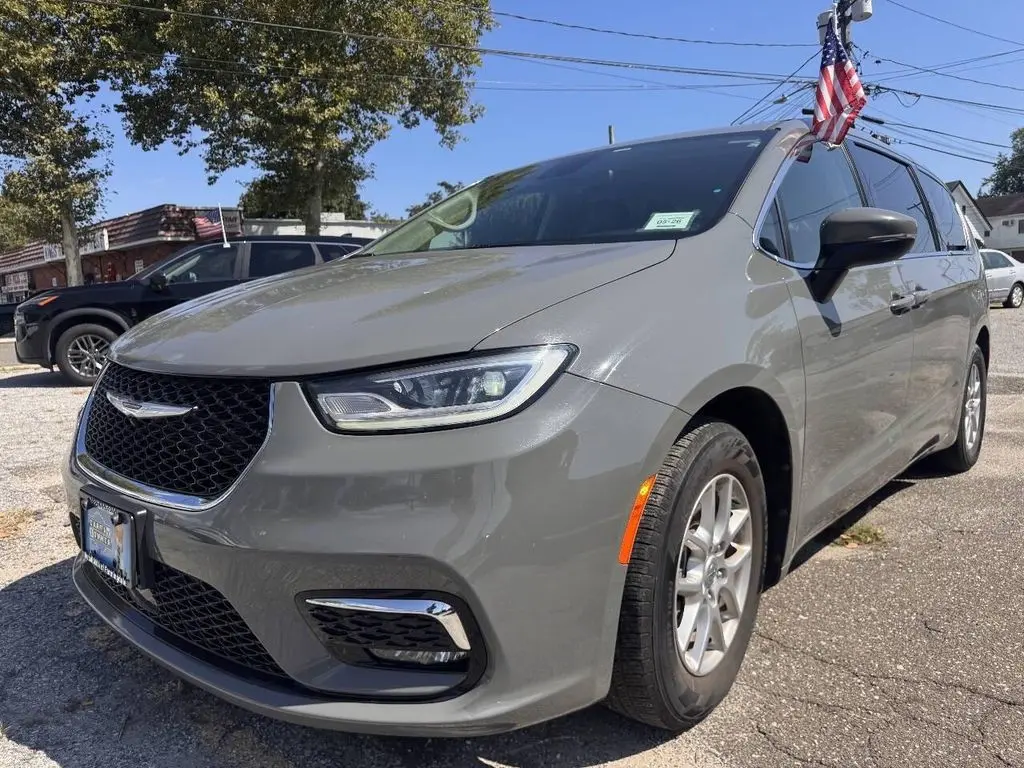 2023 Chrysler Pacifica Touring L