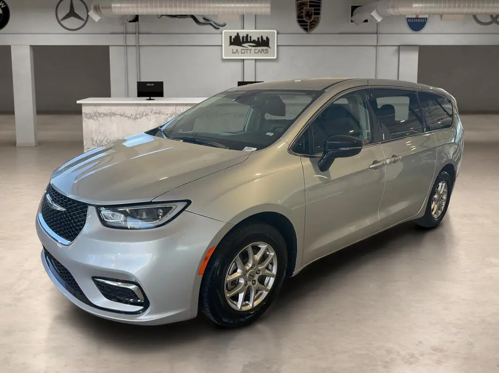 2024 Chrysler Pacifica Touring L