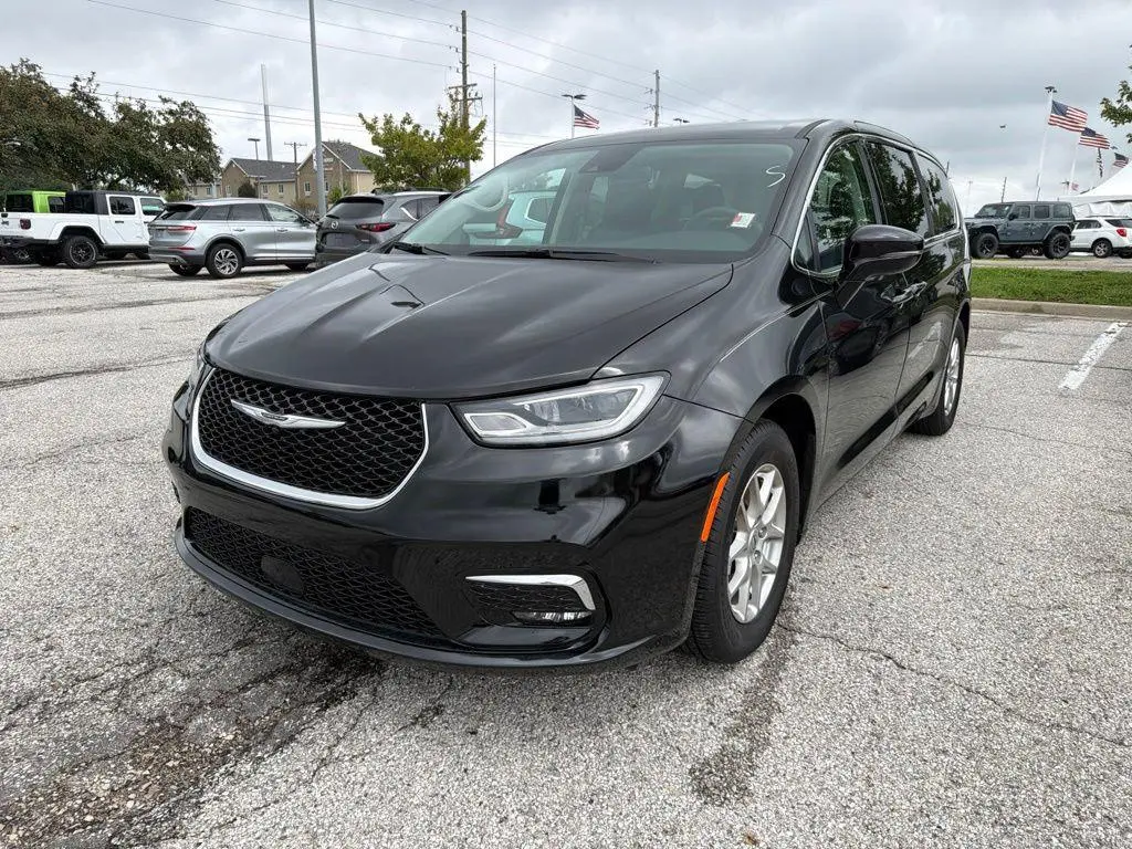 2024 Chrysler Pacifica Touring L