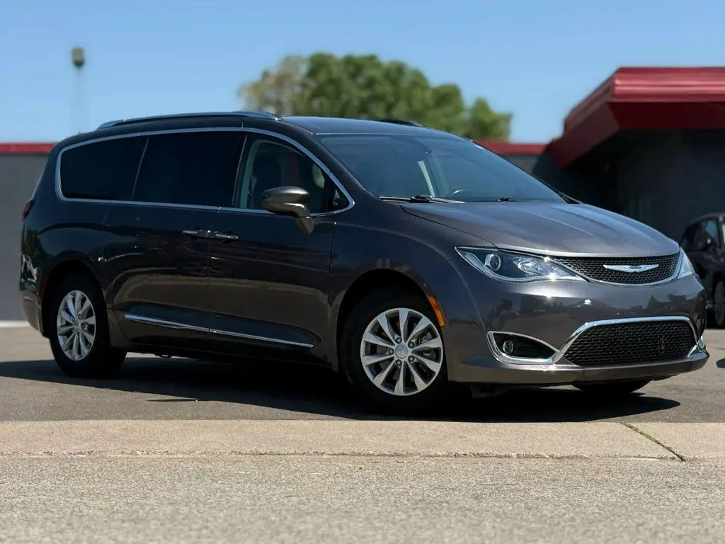 2019 Chrysler Pacifica Touring L