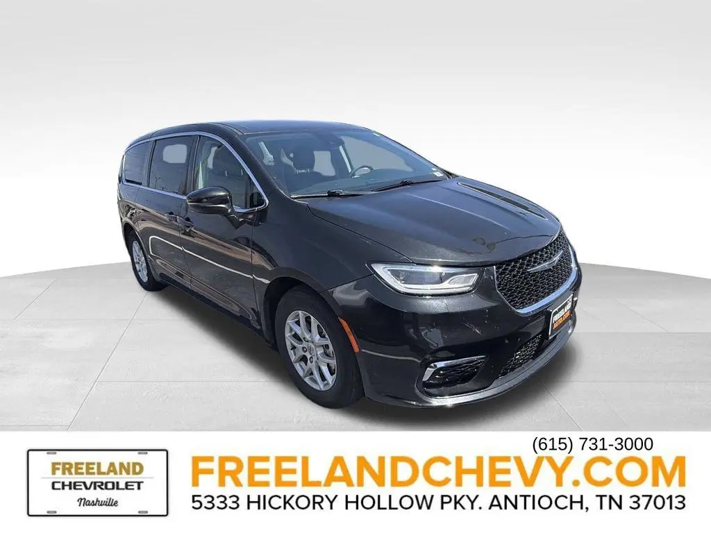 2023 Chrysler Pacifica Touring L