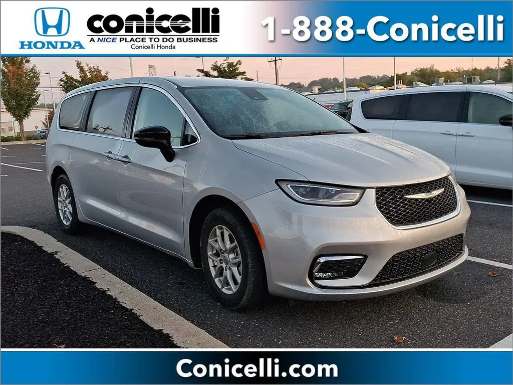 2024 Chrysler Pacifica Touring L