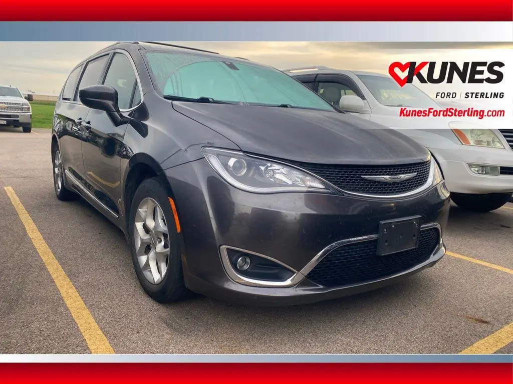 2020 Chrysler Pacifica Touring L