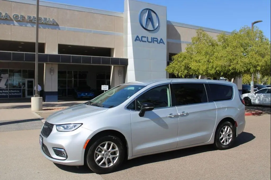 2024 Chrysler Pacifica Touring L
