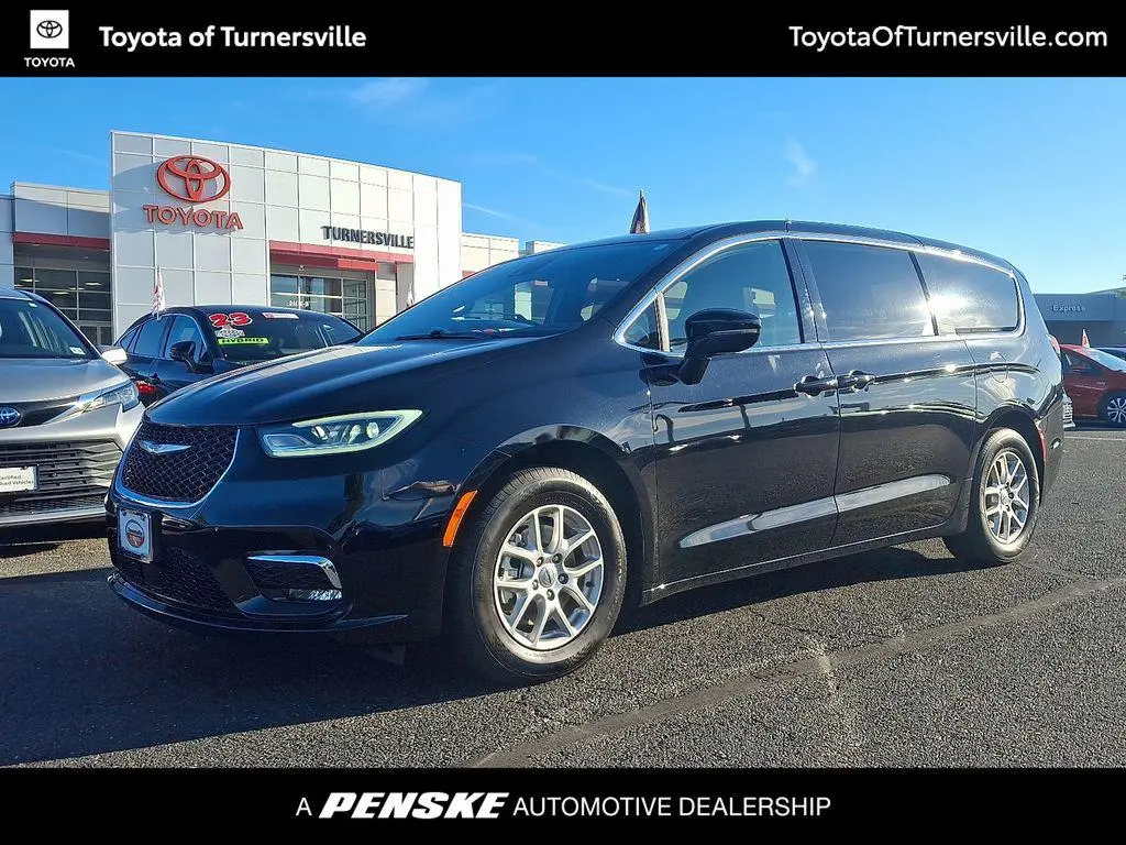 2025 Chrysler Pacifica Select