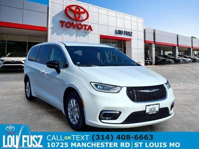 2025 Chrysler Pacifica Select