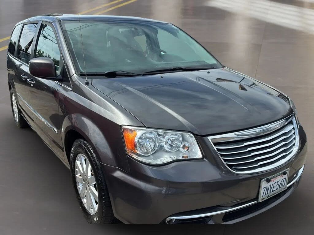 2016 Chrysler Town and Country Touring