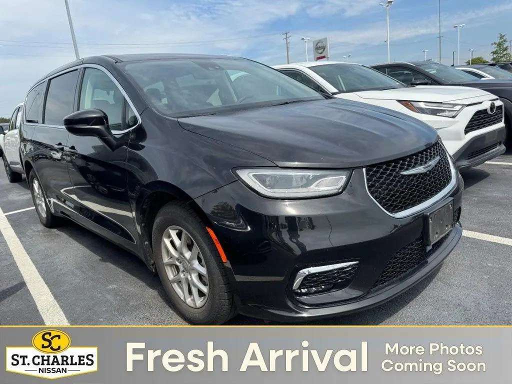 2023 Chrysler Pacifica Touring L