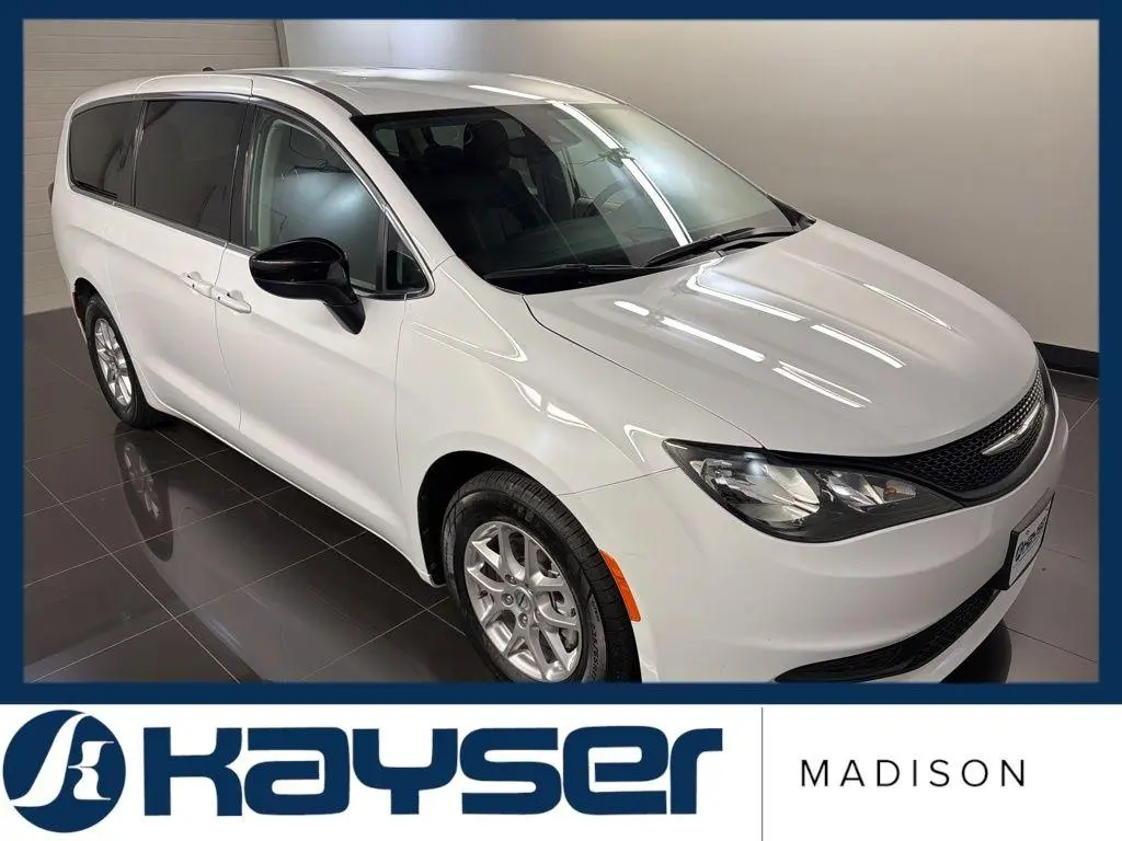 2024 Chrysler Voyager LX