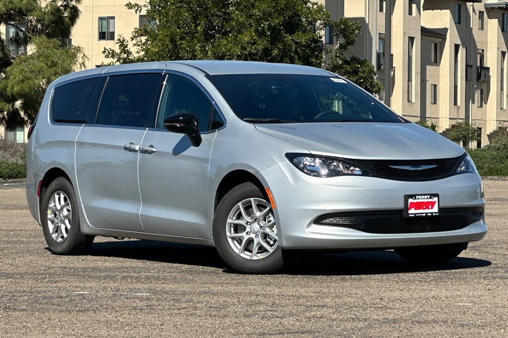 2026 Chrysler Voyager LX