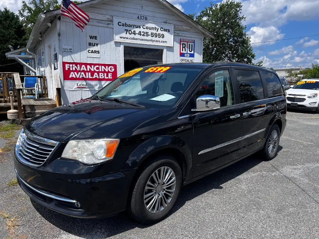 2015 Chrysler Town and Country Touring-L