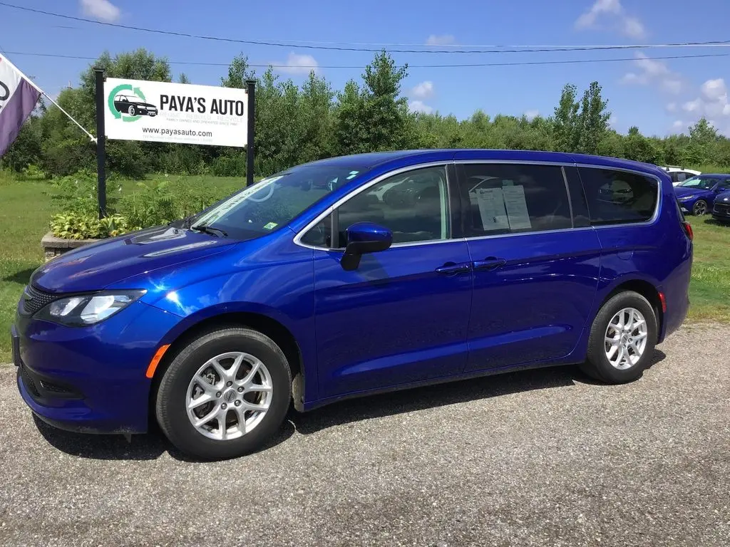 2021 Chrysler Voyager LX