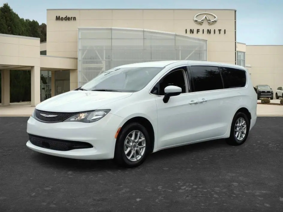 2023 Chrysler Voyager LX