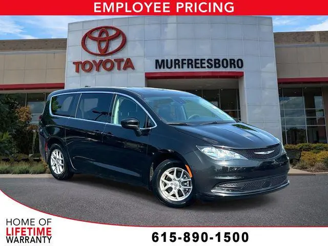 2023 Chrysler Voyager LX