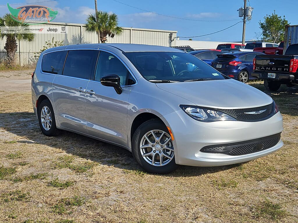 2026 Chrysler Voyager LX