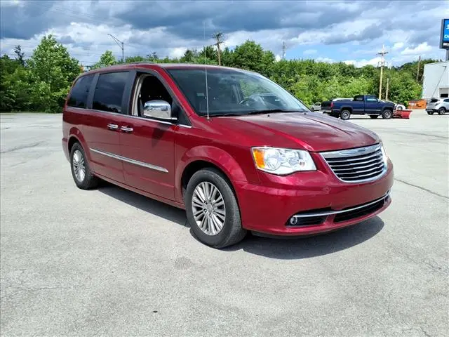 2016 Chrysler Town and Country Touring-L