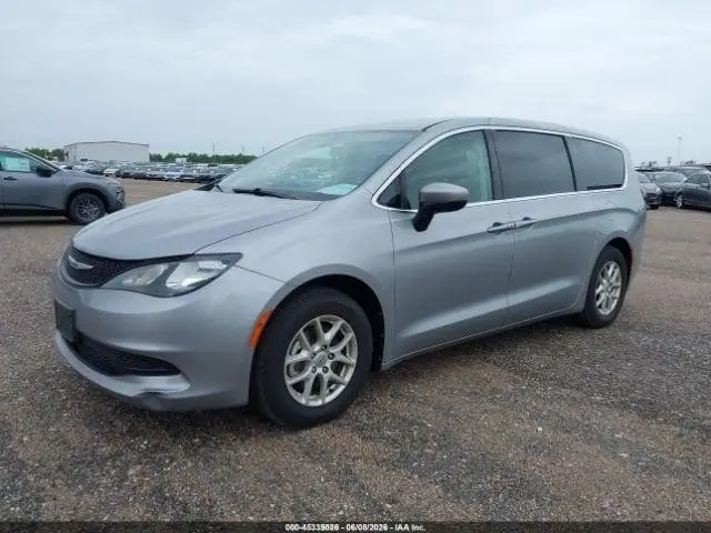 2021 Chrysler Voyager LX