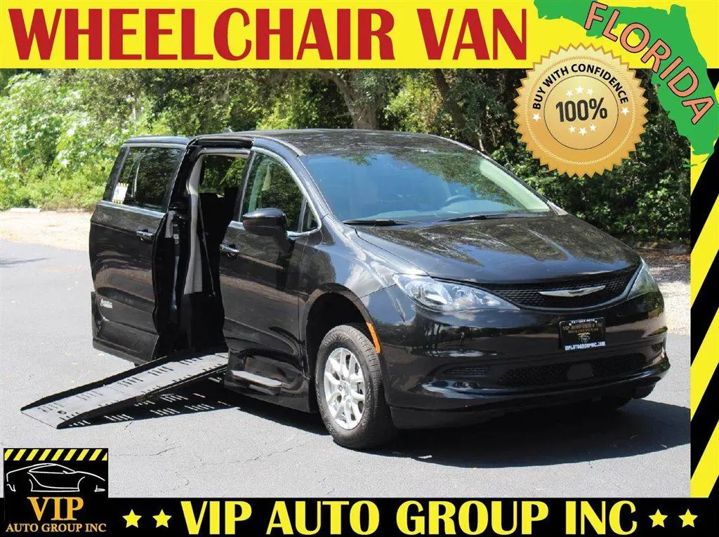 2022 Chrysler Voyager LX