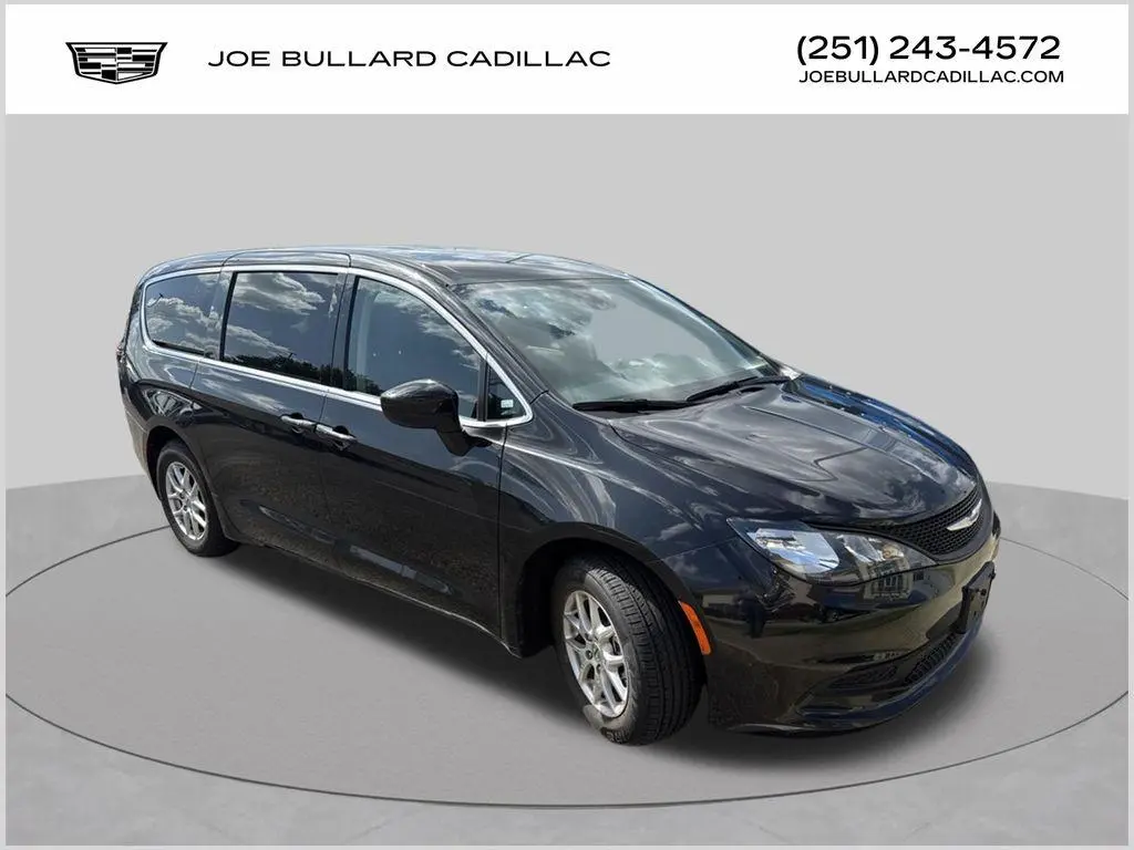 2023 Chrysler Voyager LX