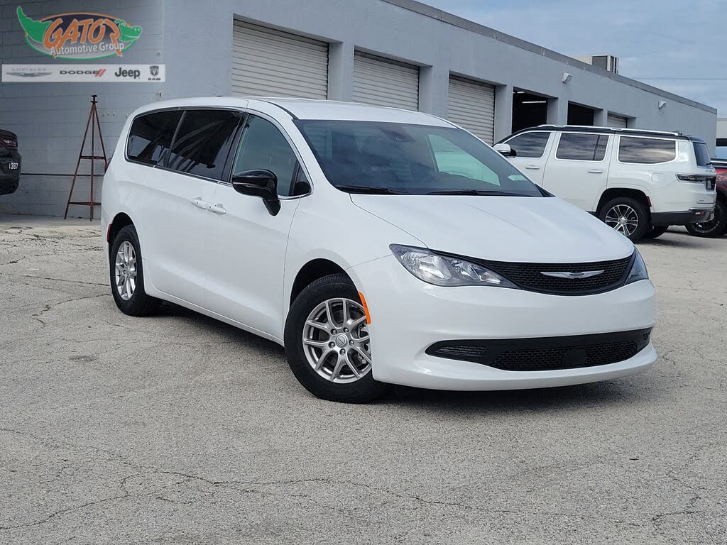 2026 Chrysler Voyager LX