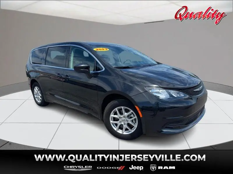 2023 Chrysler Voyager LX