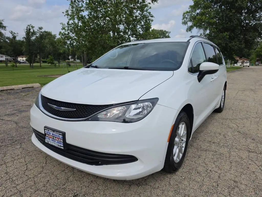 2020 Chrysler Voyager LX