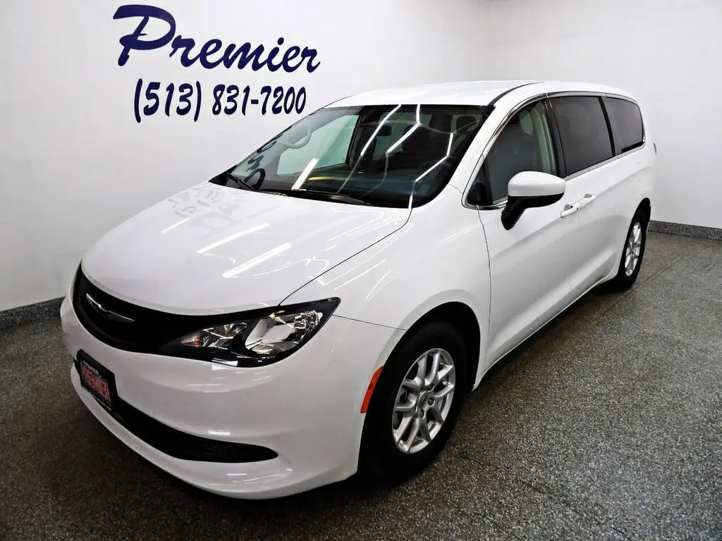 2021 Chrysler Voyager LX