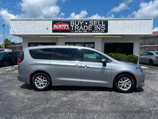 2021 Chrysler Voyager LX